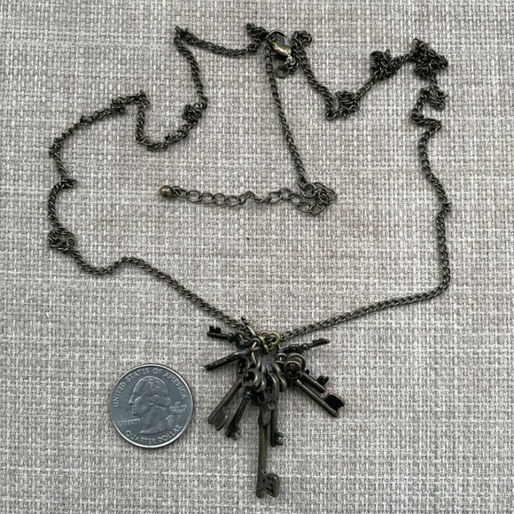 Nordstrom Rack Necklaces Antique Glod Tone Keys Statement Pendant Jewelry - Picture 8 of 11